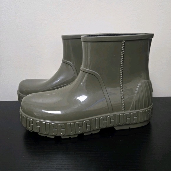 UGG Shoes - UGG Waterproof Olive Ankle Rain Boots for Men with Faux Fur Insole Size 8 1/2